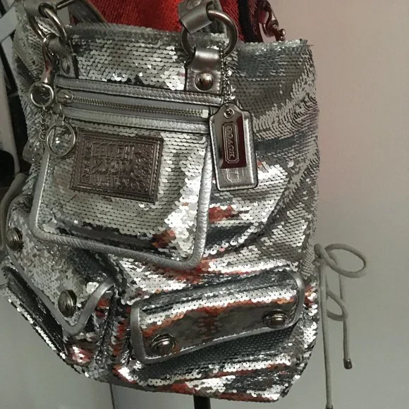 LIMITED EDITION Coach Poppy Sequin Bright Silver Disco Ball Bag XL size - Picture 3 of 12